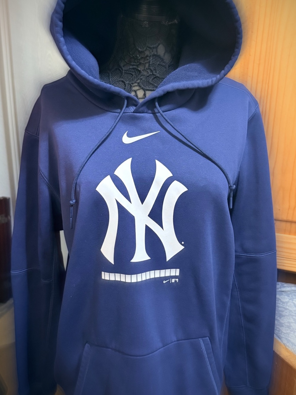 Nike DRI-FIT - NY Yankees navy blue Hoodie w/ drawstring Men’s LARGE (L)